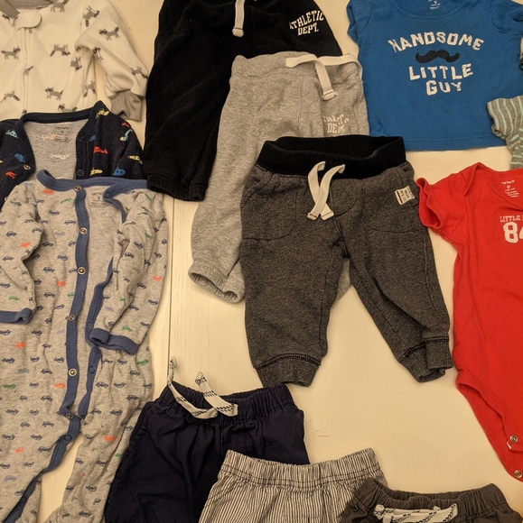 Carter's 9 month boy's lot - 17 pieces - Picture 3 of 4
